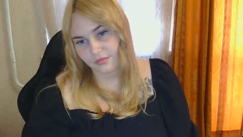 Snapshot of kamilablonde chatting on July 28, 11:39 am KamilaBlonde online show from July 28, 11:39 am