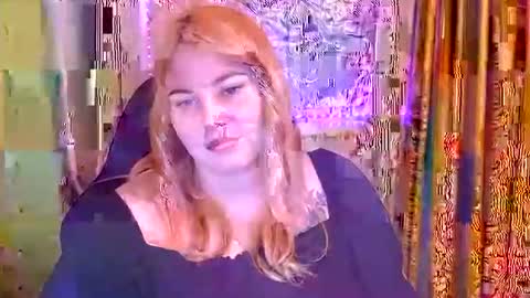 Snapshot of kamilablonde chatting on July 28, 8:52 pm KamilaBlonde online show from July 28, 8:52 pm