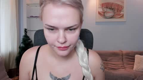 Snapshot of kamilagame chatting on December 5, 8:01 am Camila online show from December 5, 8:01 am