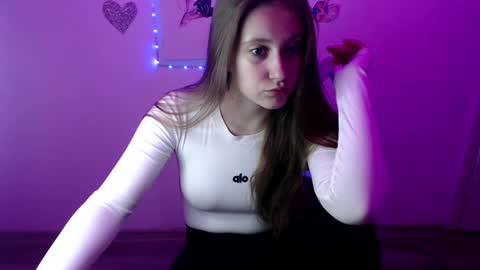 kamilla_love_ online show from September 23, 11:13 am
