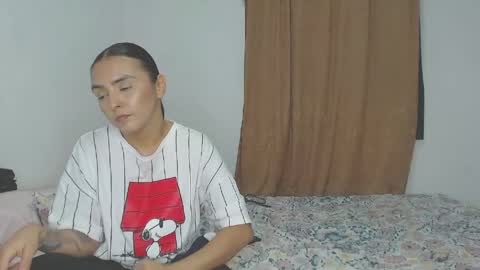 Snapshot of kammy_cami chatting on June 4, 2:39 am kammy y camila online show from June 4, 2:39 am