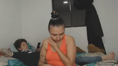 Snapshot of kammy_cami chatting on July 2, 11:22 pm kammy y camila online show from July 2, 11:22 pm