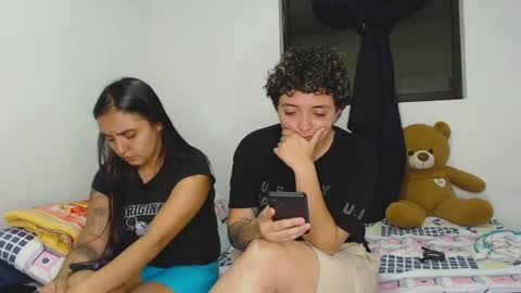 Snapshot of kammy_cami chatting on July 15, 12:27 am kammy y camila online show from July 15, 12:27 am