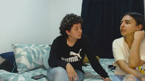 Snapshot of kammy_cami chatting on July 30, 12:42 am kammy y camila online show from July 30, 12:42 am
