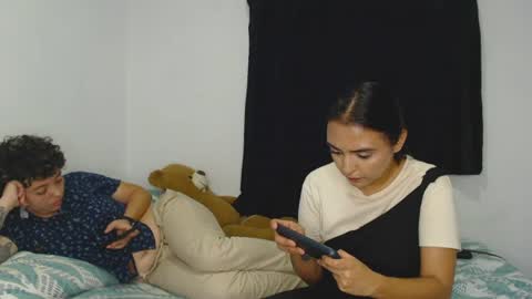 Snapshot of kammy_cami chatting on August 6, 12:34 am kammy y camila online show from August 6, 12:34 am