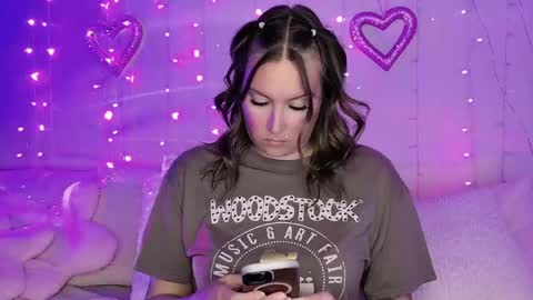 kamrynmarie69 online show from May 3, 1:22 am