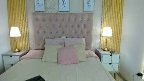 Snapshot of kamy_glam chatting on June 10, 8:19 pm KAMY online show from June 10, 8:19 pm