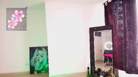 Snapshot of kandygirl_023 chatting on July 28, 6:20 pm hello Im Danni online show from July 28, 6:20 pm