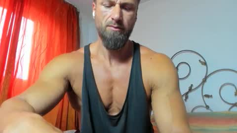 Snapshot of kanegriffin26 chatting on May 17, 1:40 pm Kane OF strongkane online show from May 17, 1:40 pm