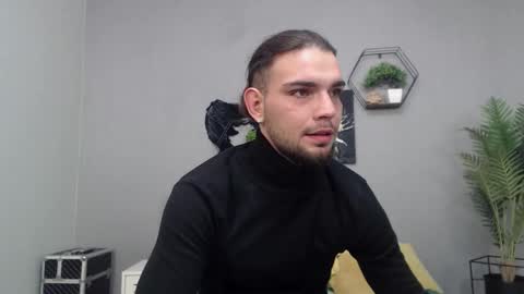 Snapshot of kanehunter chatting on December 3, 10:41 pm Kane online show from December 3, 10:41 pm