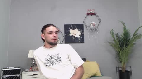 Snapshot of kanehunter chatting on December 14, 7:18 pm Kane online show from December 14, 7:18 pm