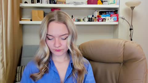 Snapshot of kara_smith_ chatting on December 5, 11:29 pm Kara. Off from 15th till 24th of December online show from December 5, 11:29 pm