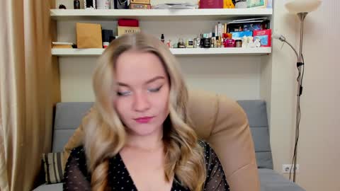 Snapshot of kara_smith_ chatting on December 26, 10:09 pm Kara. Off from 15th till 24th of December online show from December 26, 10:09 pm