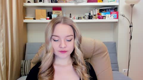 Snapshot of kara_smith_ chatting on January 12, 10:22 pm Kara. Off from 15th till 24th of December online show from January 12, 10:22 pm