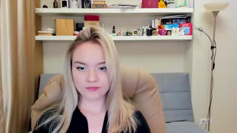 Snapshot of kara_smith_ chatting on February 8, 10:29 pm Kara. Off from 15th till 24th of December online show from February 8, 10:29 pm