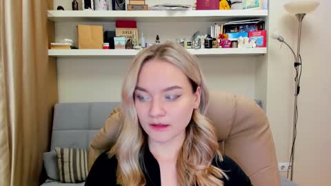 Snapshot of kara_smith_ chatting on February 24, 12:52 am Kara. Off from 15th till 24th of December online show from February 24, 12:52 am