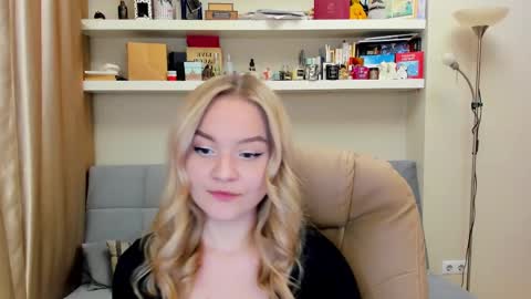 Snapshot of kara_smith_ chatting on March 7, 10:21 pm Kara. Off from 15th till 24th of December online show from March 7, 10:21 pm