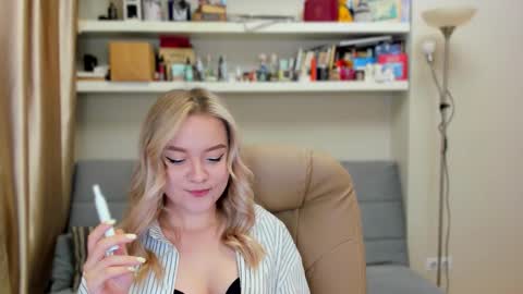 Snapshot of kara_smith_ chatting on September 14, 10:09 pm Kara. Off from 15th till 24th of December online show from September 14, 10:09 pm