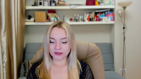 Snapshot of kara_smith_ chatting on September 18, 10:12 pm Kara. Off from 15th till 24th of December online show from September 18, 10:12 pm