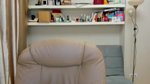 Snapshot of kara_smith_ chatting on October 4, 11:47 pm Kara. Off from 15th till 24th of December online show from October 4, 11:47 pm