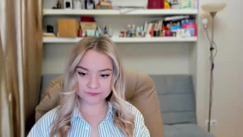 Snapshot of kara_smith_ chatting on October 26, 10:36 pm Kara. Off from 15th till 24th of December online show from October 26, 10:36 pm