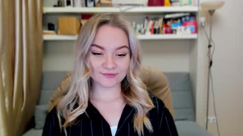 Snapshot of kara_smith_ chatting on November 8, 12:44 am Kara. Off from 15th till 24th of December online show from November 8, 12:44 am