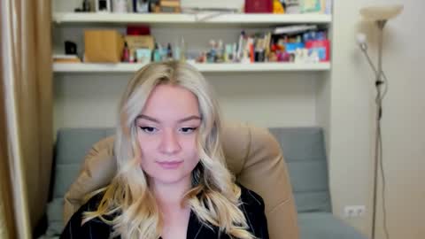 Snapshot of kara_smith_ chatting on December 3, 11:58 pm Kara. Off from 15th till 24th of December online show from December 3, 11:58 pm