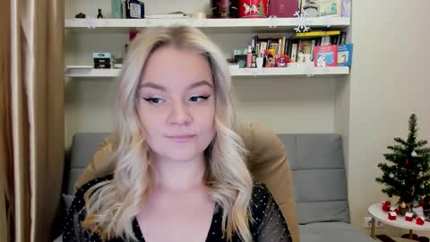 Snapshot of kara_smith_ chatting on January 10, 12:23 am Kara. Off from 15th till 24th of December online show from January 10, 12:23 am