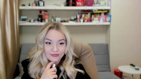 Snapshot of kara_smith_ chatting on February 1, 12:42 am Kara. Off from 15th till 24th of December online show from February 1, 12:42 am