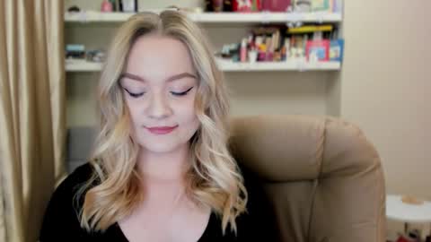 Snapshot of kara_smith_ chatting on February 22, 12:01 am Kara. Off from 15th till 24th of December online show from February 22, 12:01 am