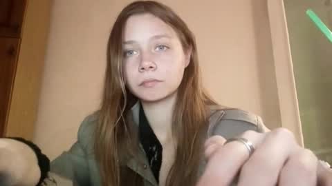 Snapshot of karaescorcia chatting on December 4, 7:00 pm Ria online show from December 4, 7:00 pm