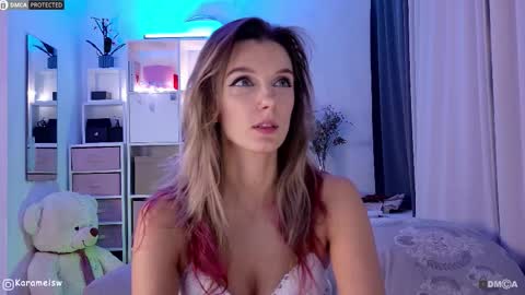 Snapshot of karamelsw chatting on October 28, 10:12 pm Julia online show from October 28, 10:12 pm