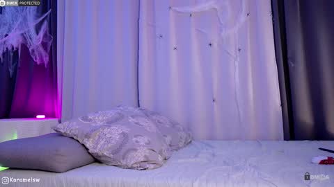 Snapshot of karamelsw chatting on October 30, 8:42 pm Julia online show from October 30, 8:42 pm