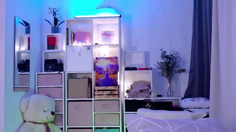 Snapshot of karamelsw chatting on November 17, 2:06 am Julia online show from November 17, 2:06 am