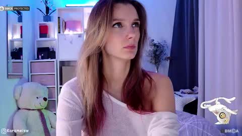 Snapshot of karamelsw chatting on November 25, 12:10 am Julia online show from November 25, 12:10 am