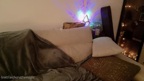 Snapshot of karathemagic chatting on February 7, 8:55 am I am here around 5am GMT karathemagic online show from February 7, 8:55 am