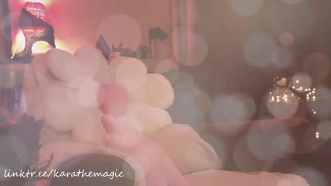 Snapshot of karathemagic chatting on May 31, 3:19 pm I am here around 5am GMT karathemagic online show from May 31, 3:19 pm