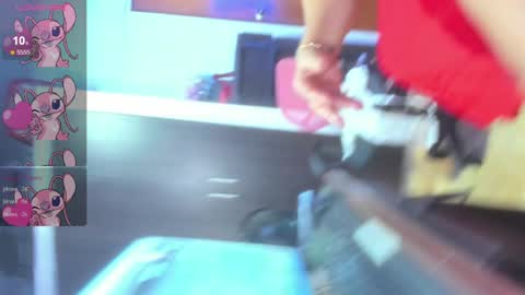 Snapshot of karen_milf_2 chatting on January 7, 7:10 am Karen online show from January 7, 7:10 am