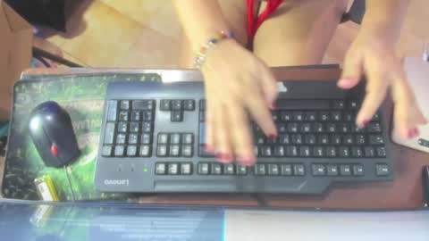 Snapshot of karen_milf_2 chatting on February 1, 5:18 am Karen online show from February 1, 5:18 am