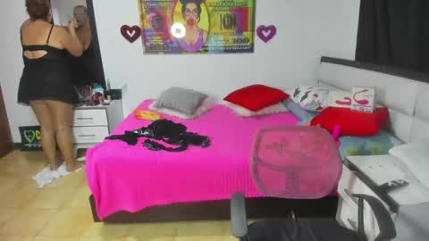 Snapshot of karen_milf_2 chatting on October 7, 3:58 am Karen online show from October 7, 3:58 am