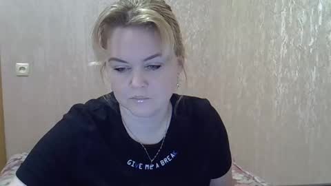 karennelsonx online show from January 18, 1:29 pm