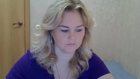 karennelsonx online show from October 6, 7:28 am