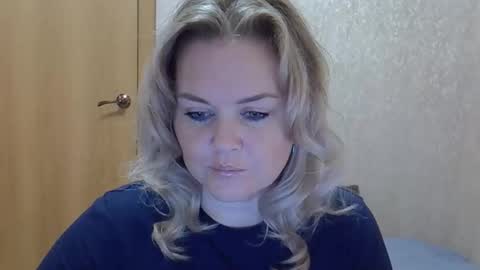 karennelsonx online show from October 13, 7:03 pm