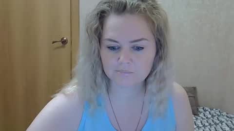 karennelsonx online show from November 14, 8:18 pm