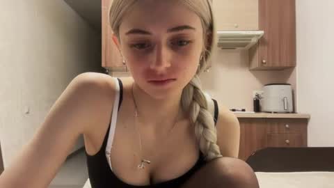 Snapshot of karensimilton chatting on May 16, 3:44 pm May online show from May 16, 3:44 pm