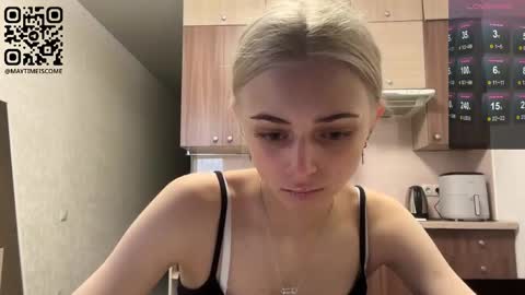 Snapshot of karensimilton chatting on June 6, 2:11 pm May online show from June 6, 2:11 pm