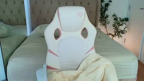 kari_brooks online show from July 25, 11:41 am