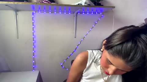 Snapshot of kariina_candy chatting on July 5, 2:13 pm kariina candy and fox online show from July 5, 2:13 pm