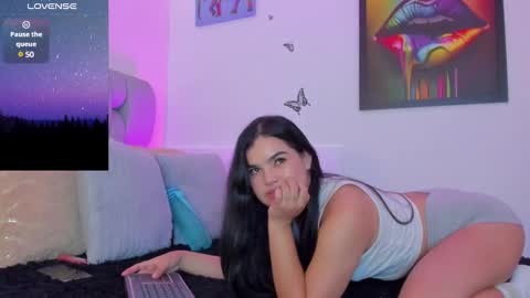 Snapshot of karin_grey69 chatting on February 1, 5:07 am Karin online show from February 1, 5:07 am