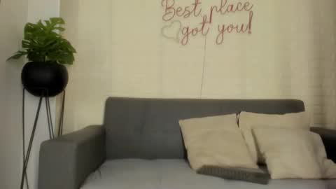 Snapshot of karina_gomez_18 chatting on February 15, 11:41 am Kari online show from February 15, 11:41 am